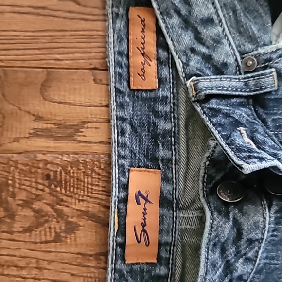 Like New Seven7 Boyfriend Jeans - Picture 3 of 7